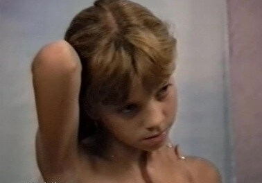Naturistin: Julia Akt Dessous - Naturism and nudism are a path to peace of mind and a little solitude