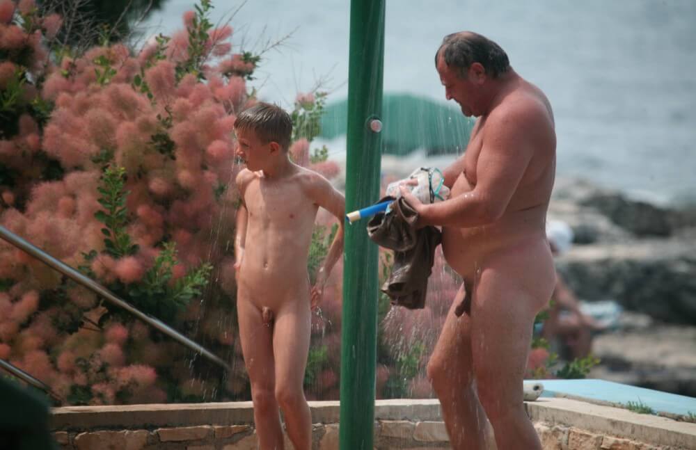 Naturist Shower Profiles pics - Must always be without clothes