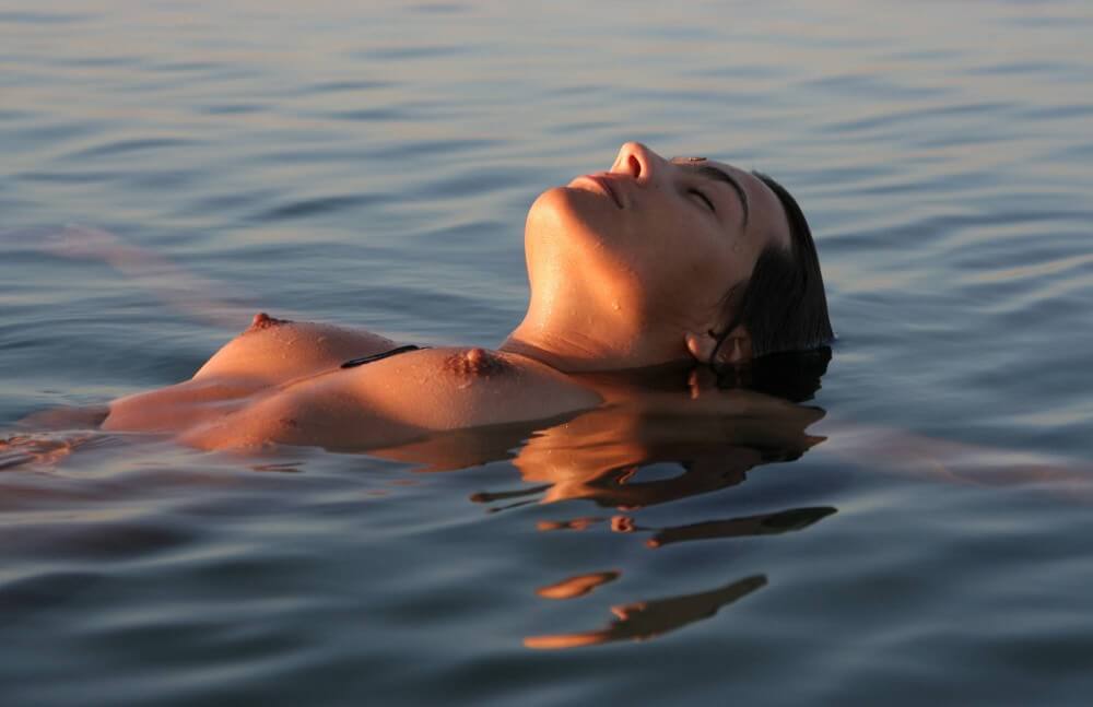 Sunlight Water to the Night pics - Those wishing to register as nudists