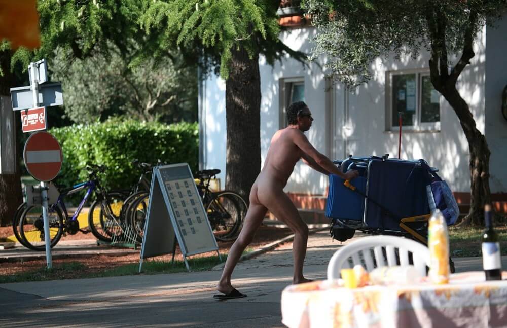 Park Side Street Pass-Bys photos - Nudity is part of natural existence