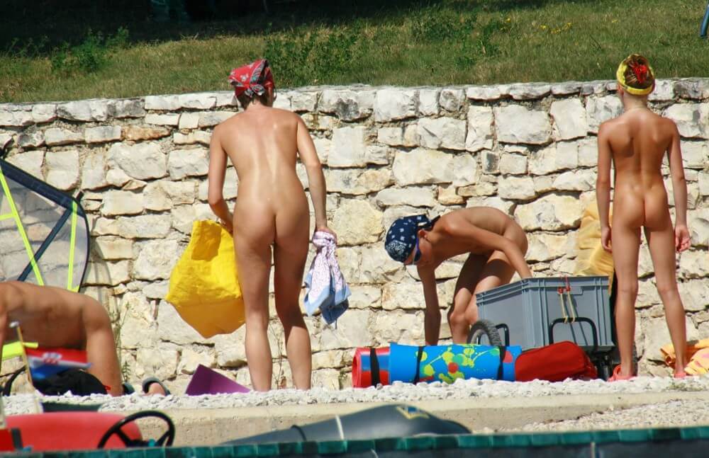 Sporty and Athletic Sands gallery - Peace and tranquility are important values for naturists
