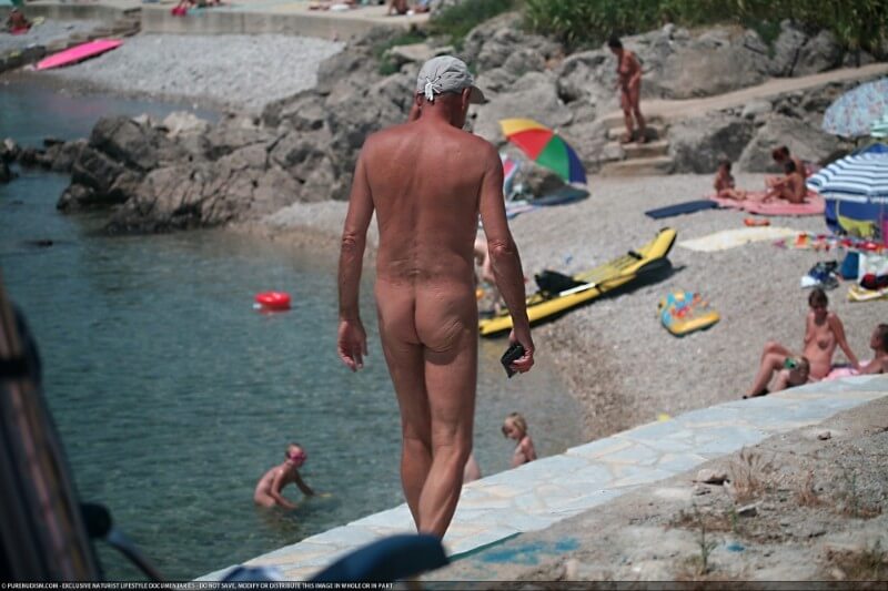 Nudist Shore Walking pics - Nudism brings joy and pleasure