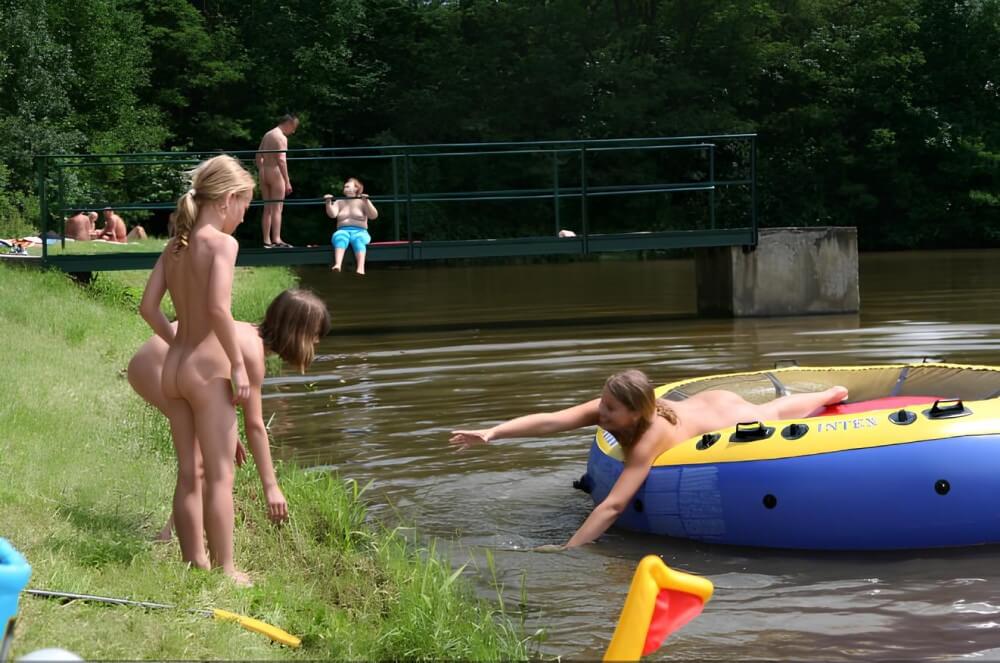 Naked Body gallery - Nudism helps overcome prejudices and fears