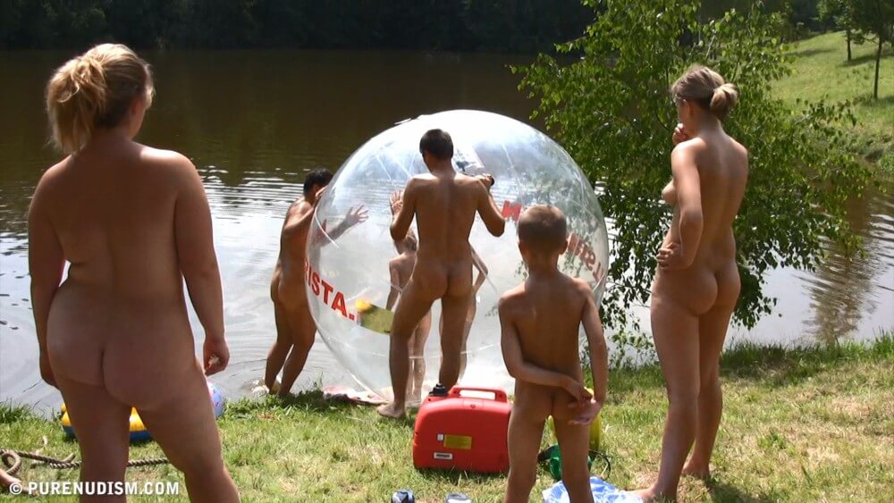 Aqua Nude Relaxation Full HD - Nudity helps us better understand ourselves and those around us