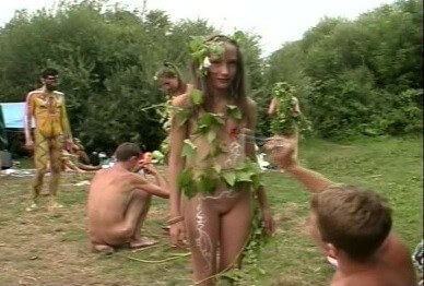 Enature - Mother Naturists - In naturism, sincerity and openness toward others are valued