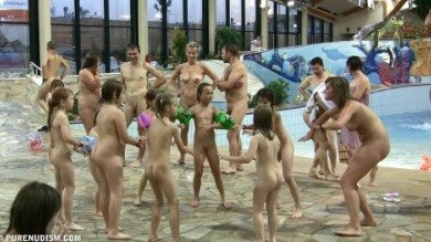 Aqua extravaganza 1 Full HD - Minimizing clothing or nudism