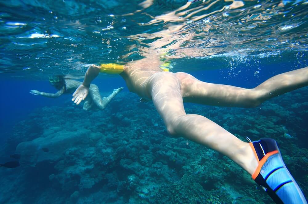 Nudism on the Red Sea photo gallery - Public nudism