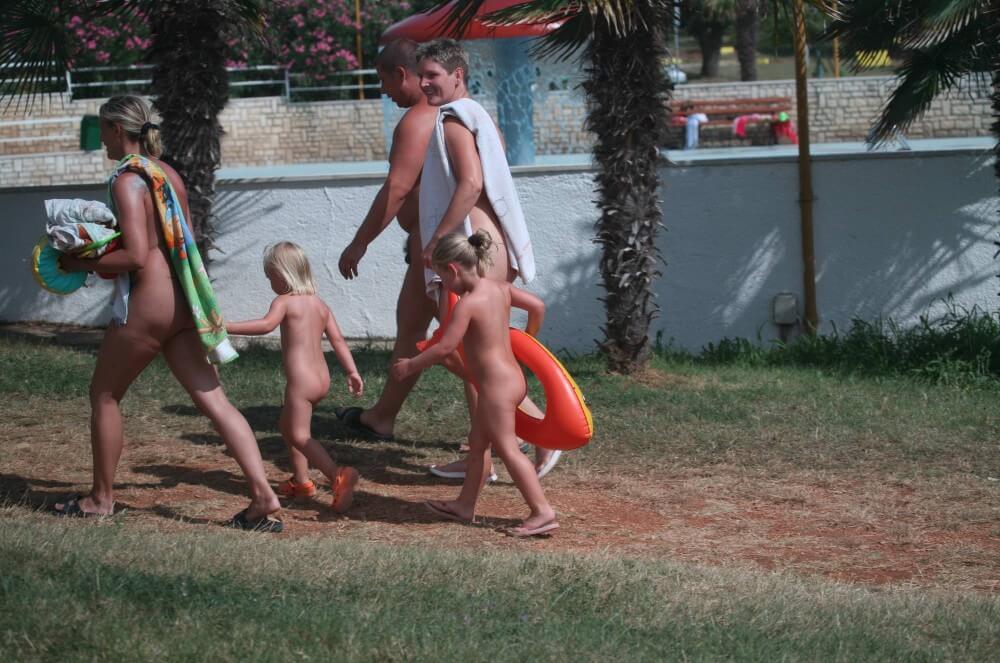 Naturist Family Movement pics - Nudism is based on naturalness and openness
