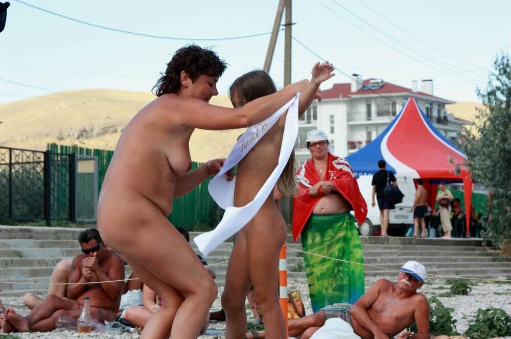 Presenting Mini Awards photos - Naturism teaches us to appreciate the present and to be honest with ourselves and others
