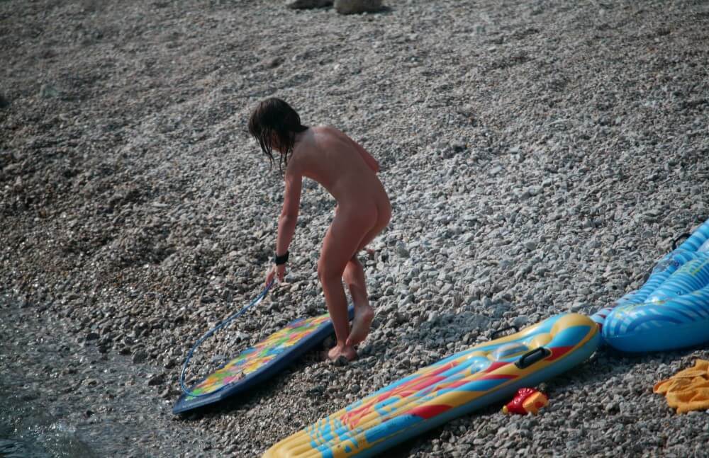Naturist Surf Board Glides pics - Nudism and naturism value harmony
