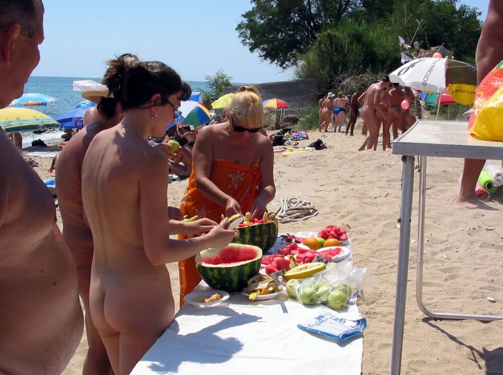 Bulgarian Nude Day Preps pics - The sacred nature of the nude human form among naturists