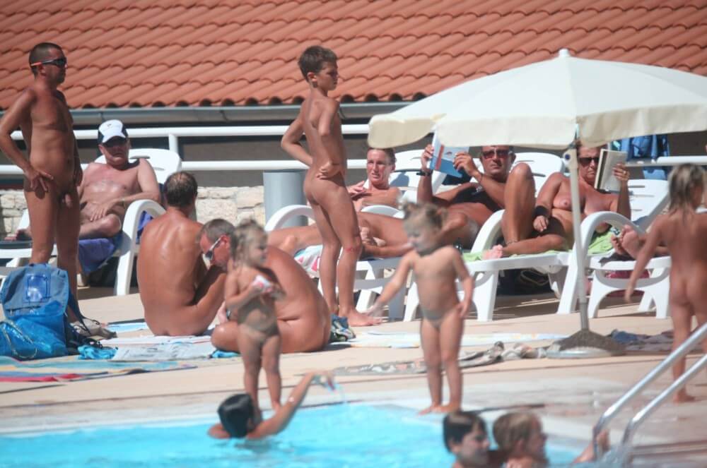 Pool Camping Sides gallery - Naturism is not a cult