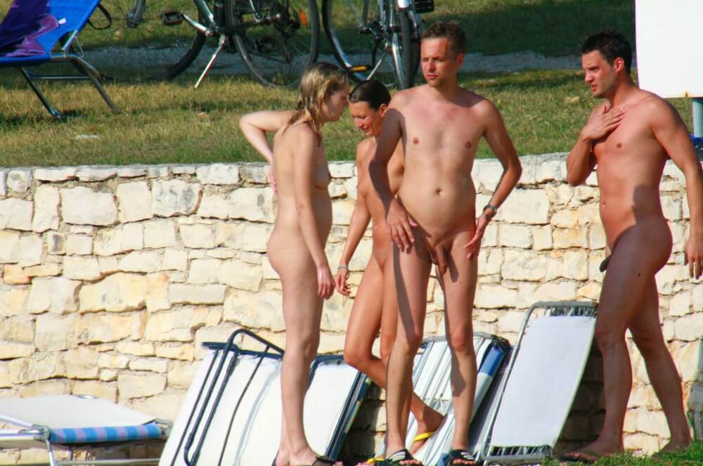 Ula FKK Couples Profile pics - Happiness is achieved through embracing naturism