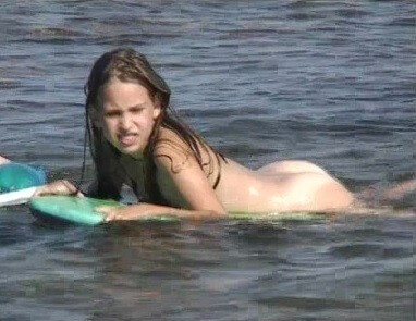 Naturistin: Julia and Hanna Am Meer - Poor naked people and rich naked people in one place