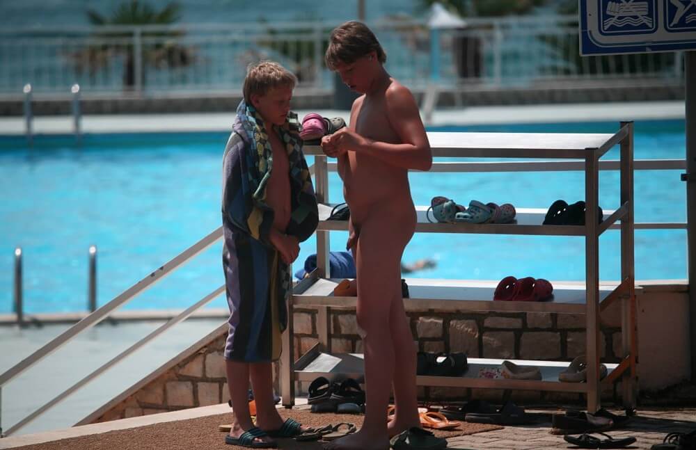 Scooter Travel Mid Day pics - Sincerity and openness are the foundation of the nudist and naturist lifestyle