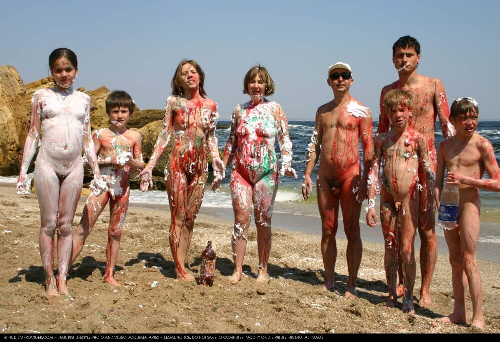 Naturism photo gallery # 58 - Nudism brings joy and pleasure