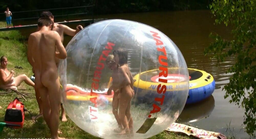 Daytime Family Picnic Full HD - Freedom is part of naturism