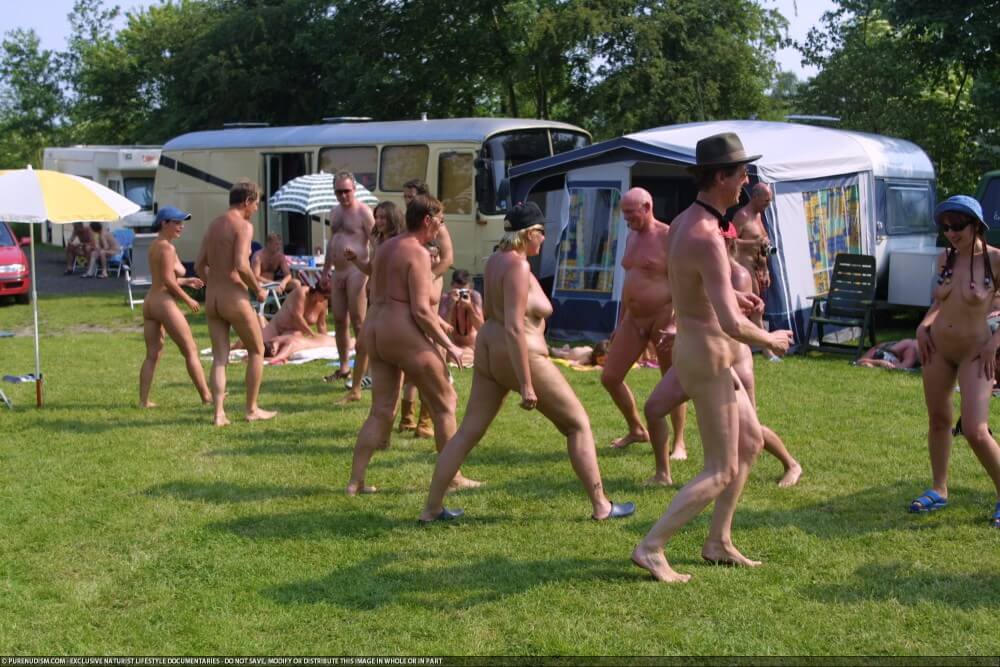 Naturism photo gallery # 53 - For those who want to officially become nudists