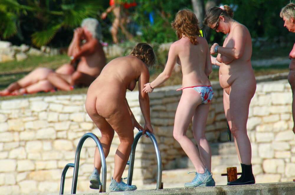Ula FKK Exploration Family pics - Family nudism in the 21st century