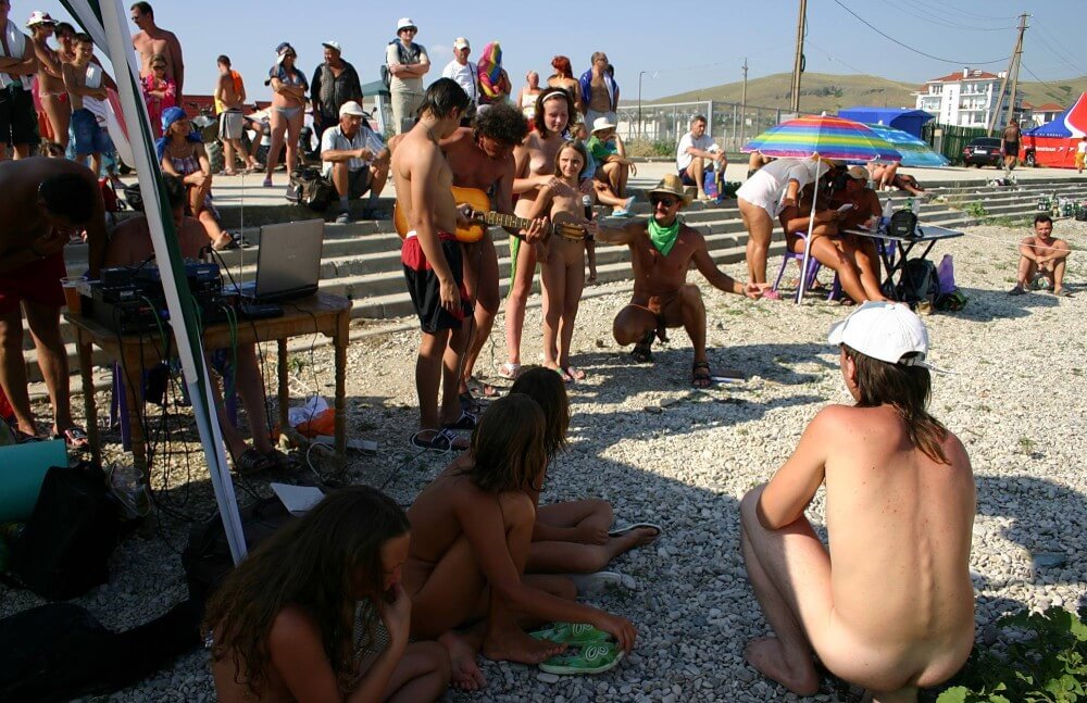 Nude Party By The Steps pics - Naturism teaches us to accept ourselves and others without judgment