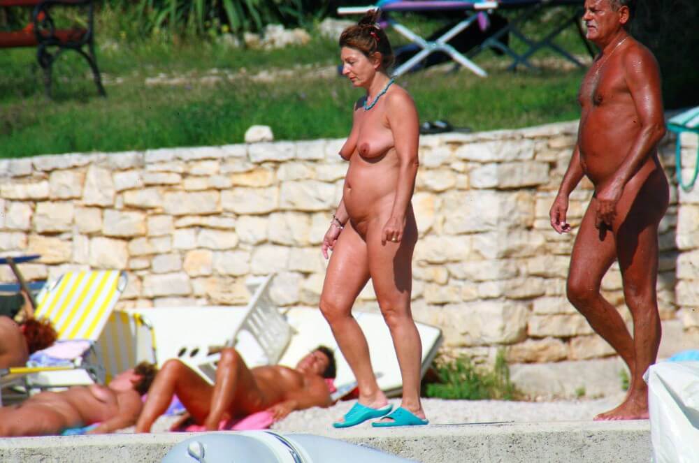 Ula FKK Wall-Side Passby photos - Growing up on a nude beach