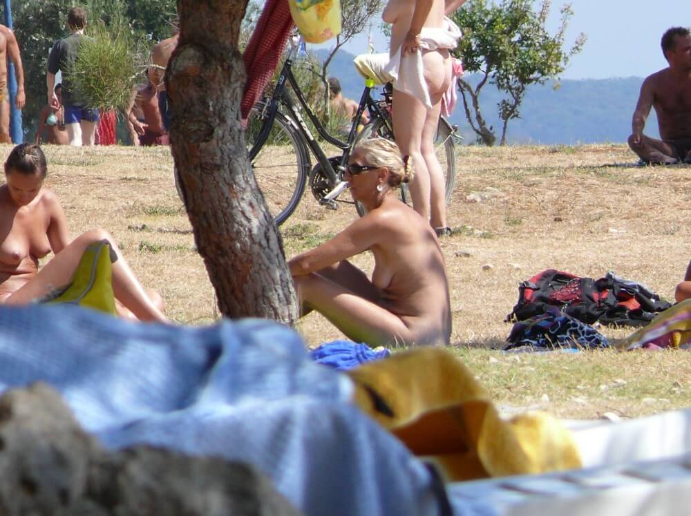 Ula FKK Shore Perspective pics - Are required to remain naked at all times