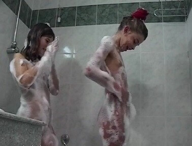 Naturistin: Rain Holiday 4 - Living without unnecessary worries or restrictions is the essence of naturism