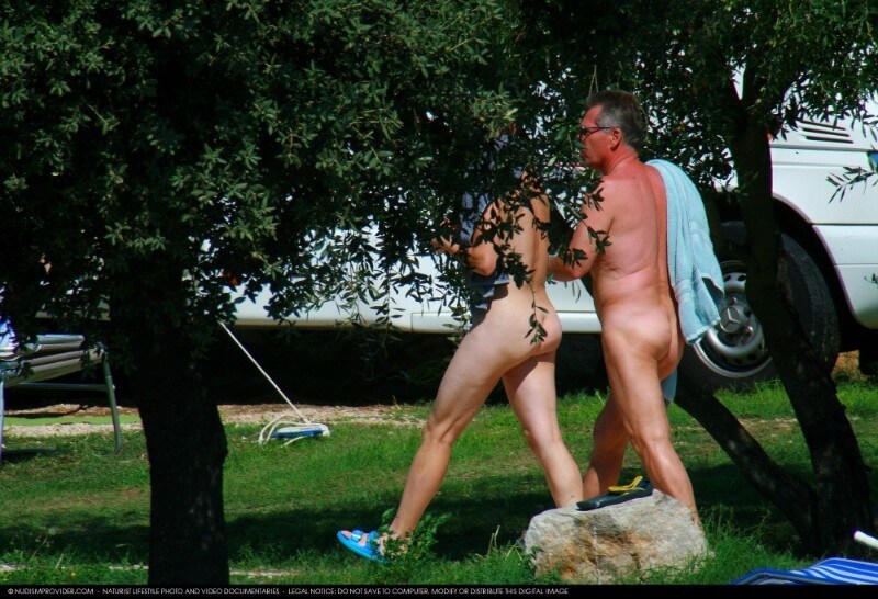 A Quick Swim In The Lake-Avilia Big gallery - Naturism as a protest against puritanical moral norms