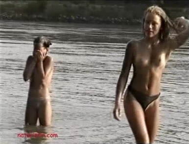 Naturistin: Dirty Girls - What is naturist tourism