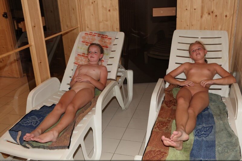 Record center relaxation photos - Freedom and naturalness are the core principles of naturism and nudism