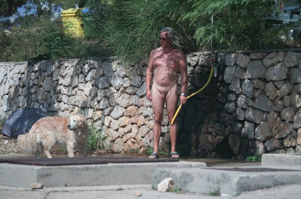 Shower-Wall Bath Parents pics - Boundaries disappear in the world of nudism
