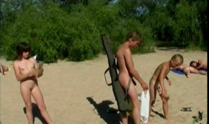 Enature video - Naked Shoot Out - Watching us naked in nature