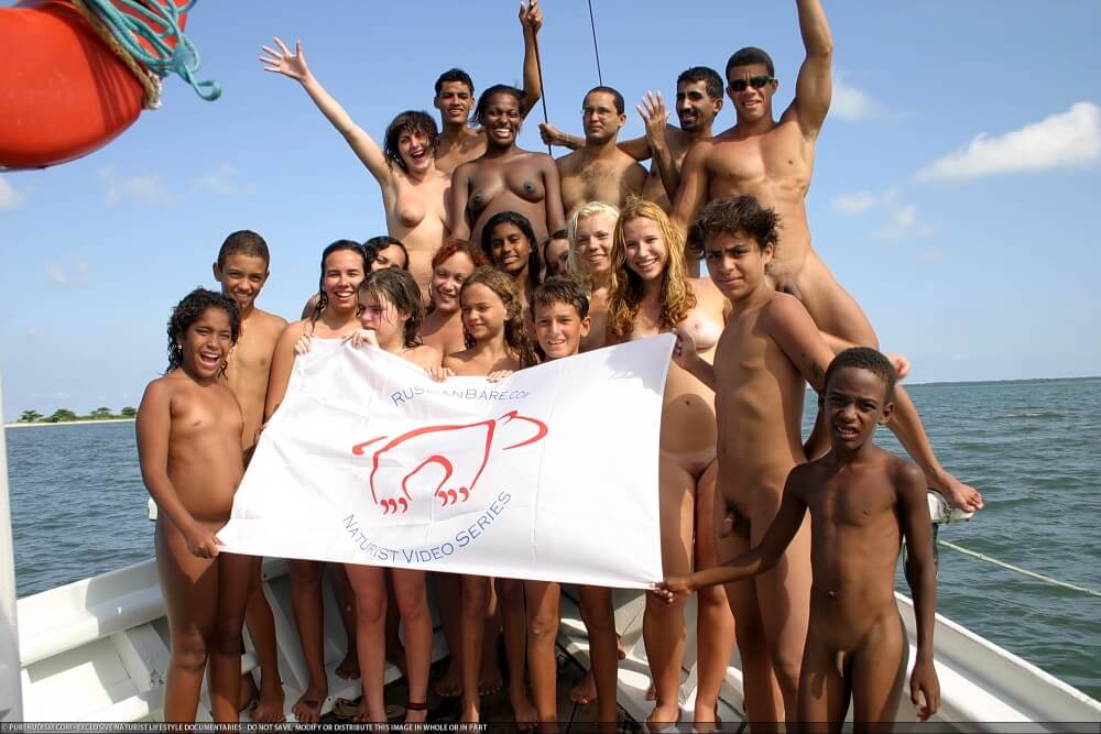 Naturism photo gallery # 59 - The natural beauty of the body is revealed in nudism