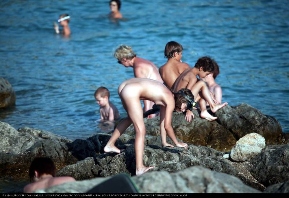 Summer day on the Black Sea photos - Getting rid of swimsuits
