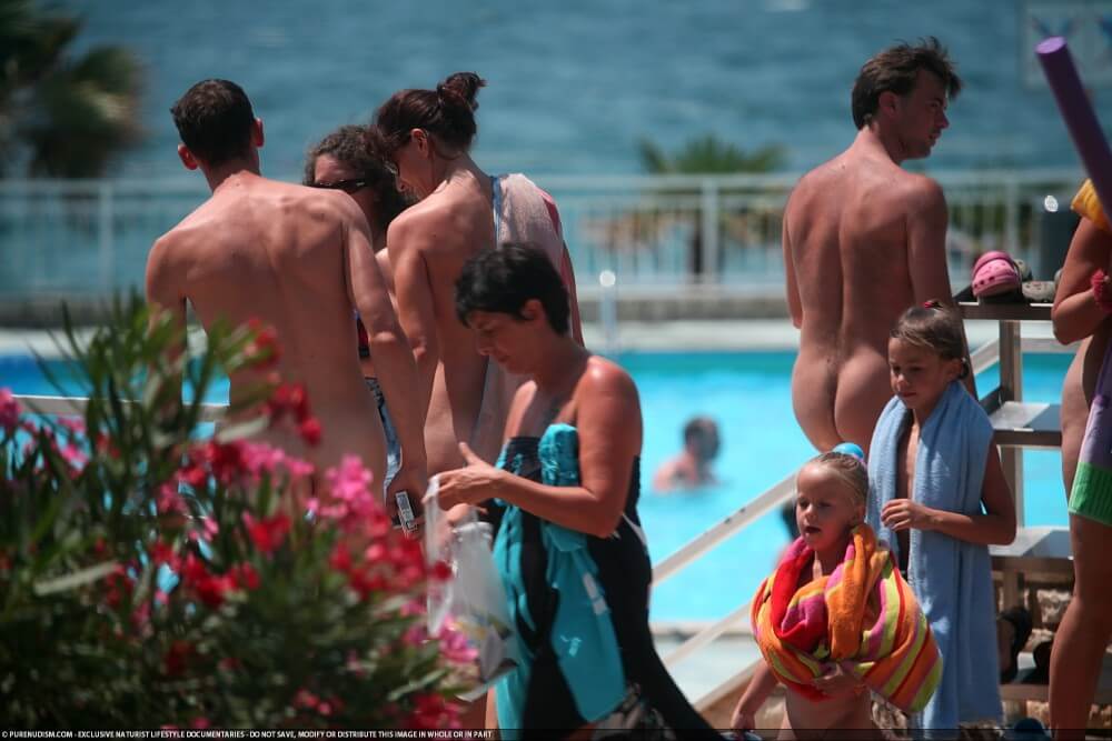 Naturism photo gallery # 66 - Unlimited freedom is the guiding principle of nudism and naturism
