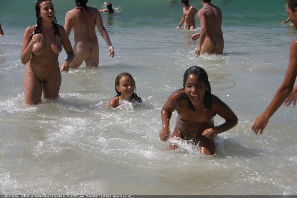 Brazil naturism photo set 4 - Pure naturism teaches us to accept ourselves and others without judgment or criticism