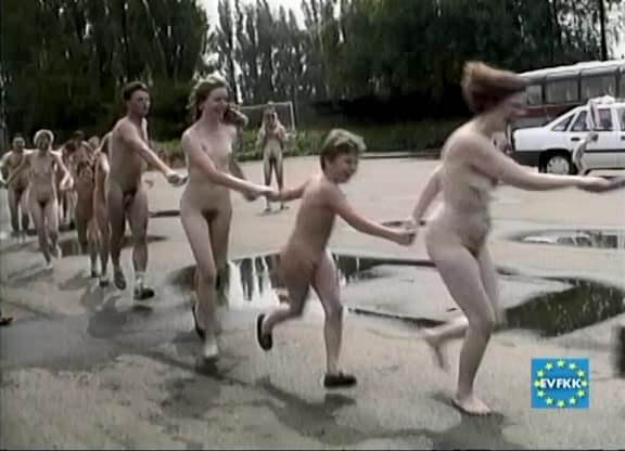 Helios Natura: Tutti-Frutti Nudie - Eurovid FKK - What the concept of naturist recreation entails and its benefits